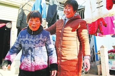 洛陽夫妻自費(fèi)收購舊衣服 想捐贈給有需要的人